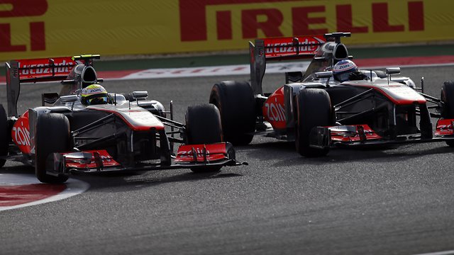 Továbbra is csatázhat egymással a McLaren Mercedes két versenyzője
