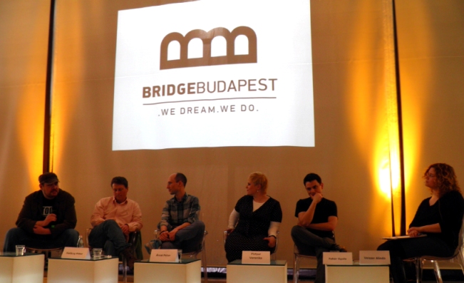 Anka Márton, Halácsy Péter, Árvai Péter, Pistyur Veronika (Bridge Budapest, CEO), Fehér Gyula, Veiszer Alinda (moderátor)