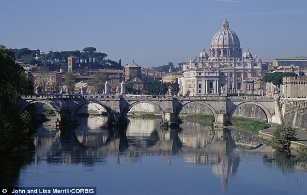 Pornót töltöttek le a Vatikánban?