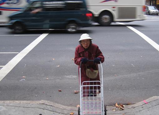 Az idősekhez igazítják a közlekedést