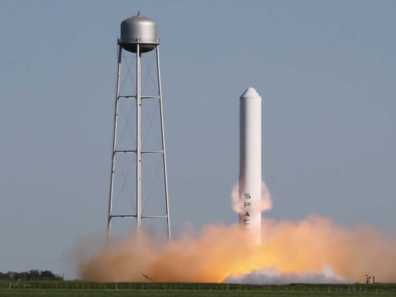Itt a SpaceX legújabb rakétatesztje - videóval