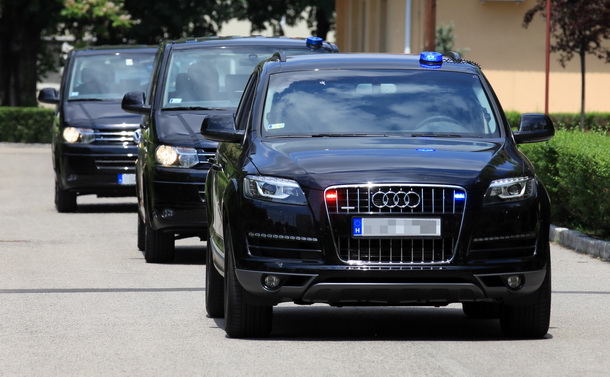 Fegyvereket és lőszert foglaltak le egy budapesti férfi lakásán