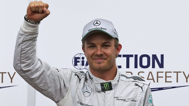 Rosbergé a pole pozíció a kaotikus időmérőn