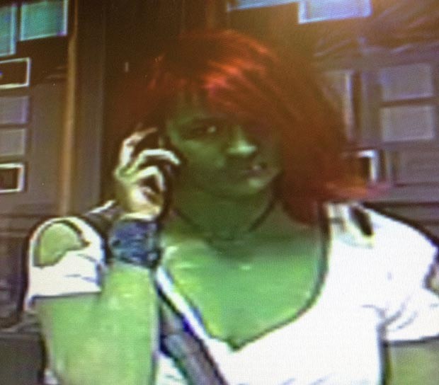 Hulk-nak öltözött nőt keres a rendőrség