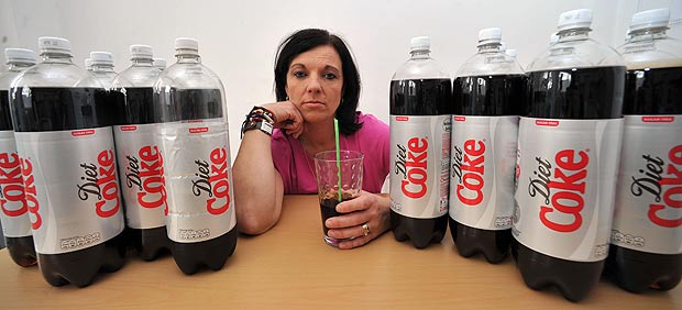 Napi 8 liter Coca Cola-t iszik egy nő - képtelen lemondani róla 