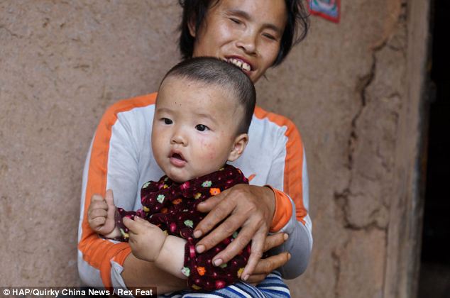 Négy gyermekét adta el a vak kínai nő