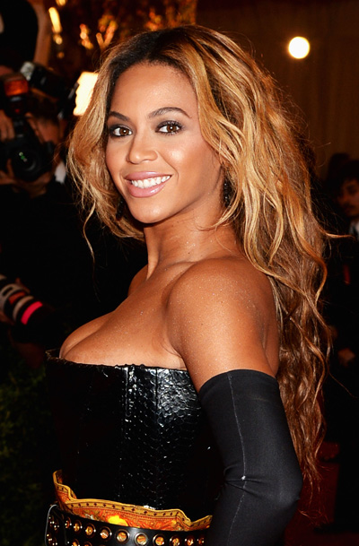 Videó! Rácsapott egy rajongó Beyonce fenekére a koncerten