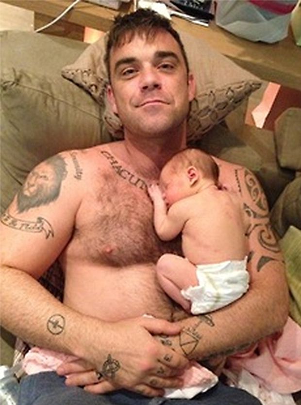 Robbie Williams saját maga szeretné megvenni lányának majd a drogokat