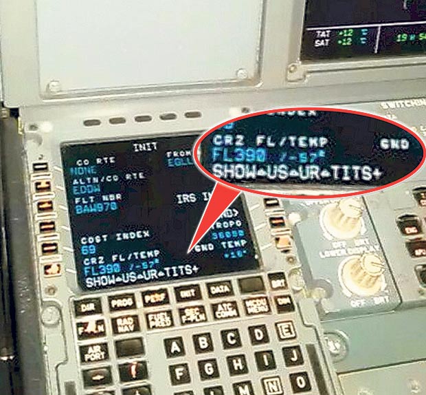 A pilótafülkéből küldött trágár üzenetet a szeretőjének leszállás közben