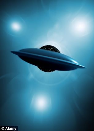 UFO-t észleltek a brit Szcientológiai Központ felett