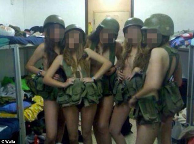 Az izraeli katona lányok illetlen képeket raktak fel a Facebookra