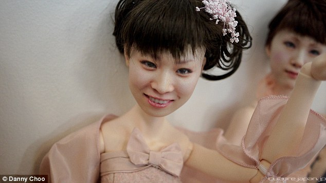 Japánban 3D babákkal örökítik meg az esküvőt 