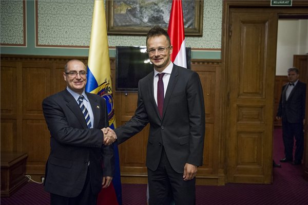 Szijjártó Péter az ecuadori külügyminiszter-helyettessel tárgyalt