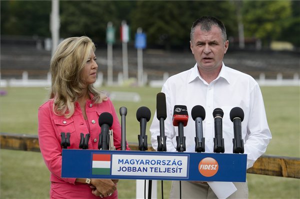 Fidesz: Magyarország Európa legnagyobb lovasközpontja lehet