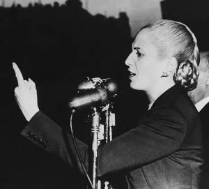 Eva,_Evita,_Perón_en_un_discurso_electoral,_1951
