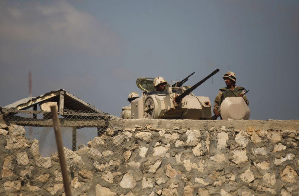 Izrael beleegyezett az egyiptomi csapatok megerősítésébe a Sínai-félszigeten