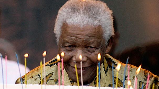 Boldog születésnapot és jobbulást kívánunk, Mandela!
