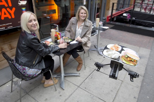 Drón pincér egy londoni étteremben