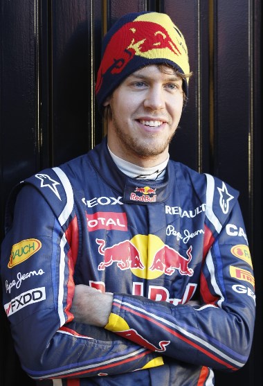 Vettel: nyolcadikból első, Hamilton: elsőből nyolcadik