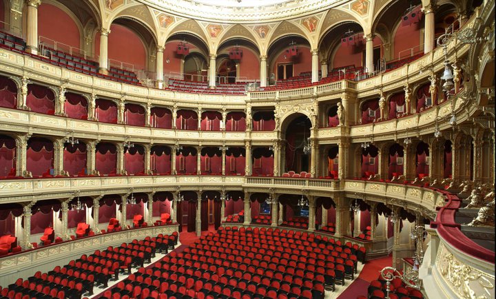 Szobrot állított Puccininak az Operaház