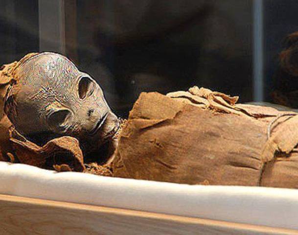 Tudós társadalmunk újabb zavara a nem földi eredetű múmia?