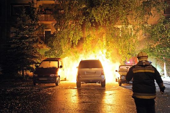 Felgyújtottak egy autót Budapesten