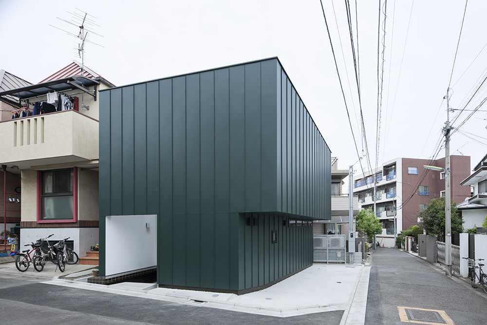 Front-Compact-House