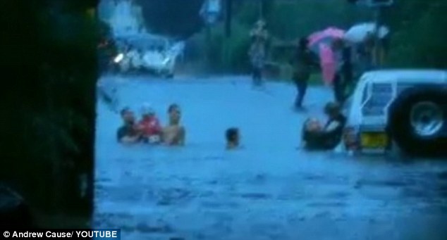 article-2401683-1B74075D000005DC-692_634x341