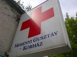 Tömegbaleset - Merényi kórház: válságos állapotban az egyik sérült