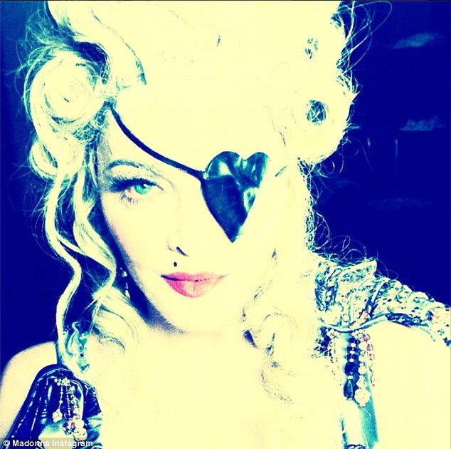 Titokzatos fotó: Lady Gaga ott volt Madonna születésnapi partiján?