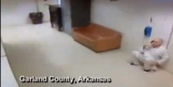 Videó rögzített egy szökést a börtönből!