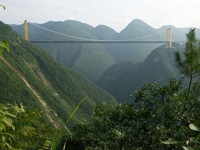 Kínában a Siduhe függő híd a világ legmagasabb hídja