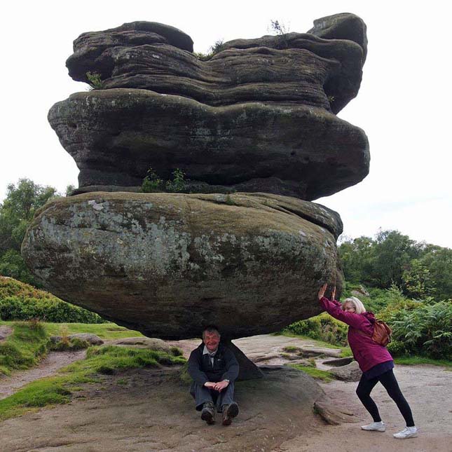 Az angliai Brimham Rocks kőszikláit a természet alkotta