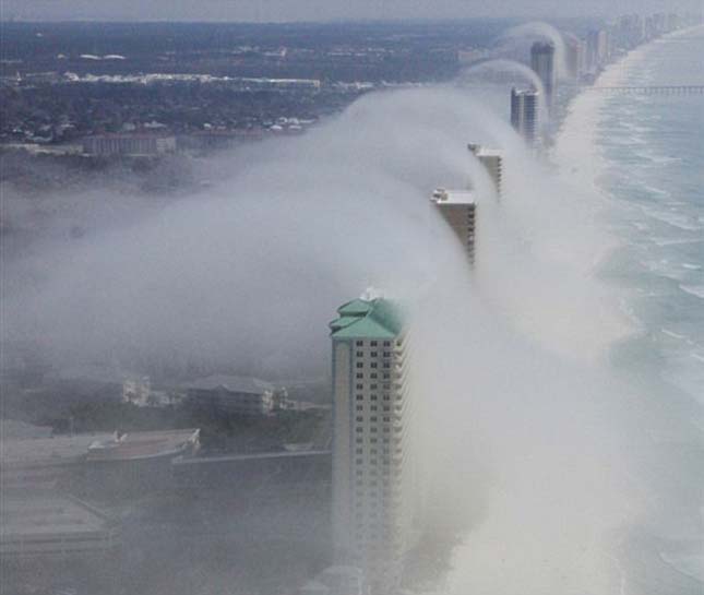 Panama város partjain felhőcunami jelenség