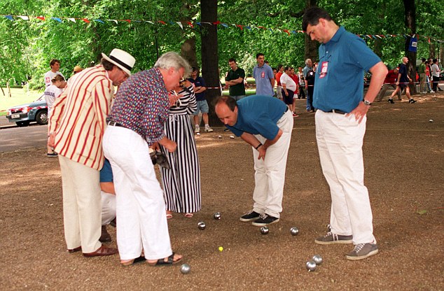 BATTERSEA PARK FOR THE EVENING STANDARD BOULES DAY