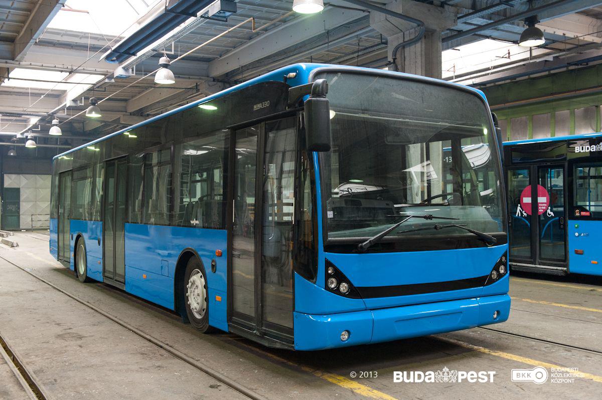 Kigyulladt egy busz Budapesten, senki nem sérült meg