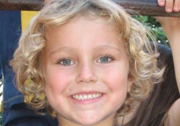 Csak egy karmolás és mintha megveszett volna: denevérvírusba halt bele a 8 éves fiú - fotók és videó