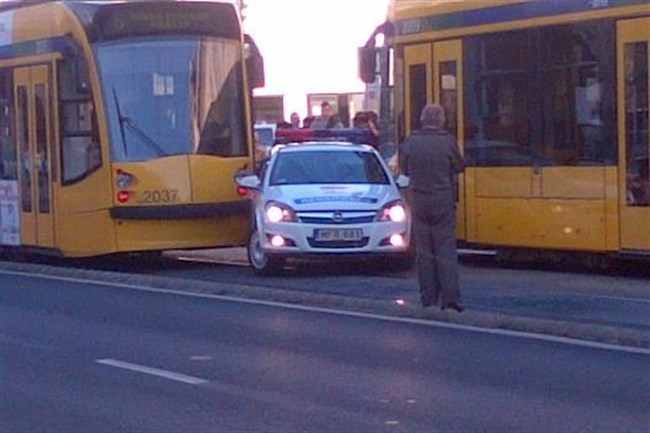 Két Combinot is összetört egy rendőrautó Budapesten