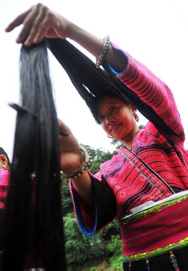 A hosszú hajú nők falva a kínai Huangluo