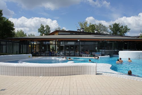 Takarékossági okokból ideiglenesen bezár a pápai uszoda