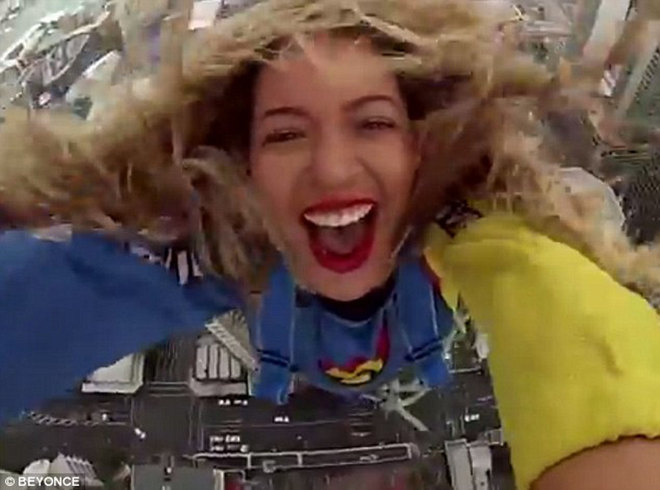 200 méter magasból ugrott le Beyoncé! – szédületes videó