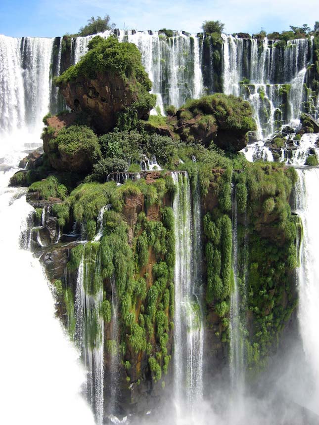 Argentína és Brazília határán lévő Iguazu-vízesés
