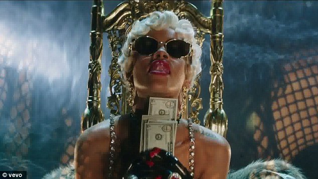 Rihanna új videója ellen kampány indul explicit tartalma miatt