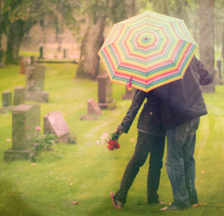 Szerelmi kötés a temetőben
