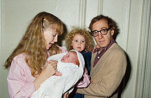 Woody Allen molesztálta a 7 éves kislányát - miközben a 22 éves lányával is viszonya volt...