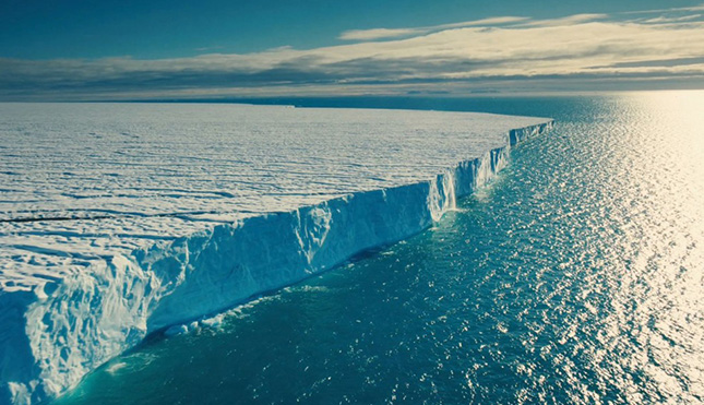 Hatalmas jéghegy vált le az Antarktiszról