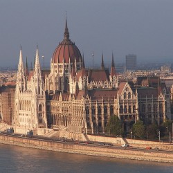 800px-Parlament_Budapest3