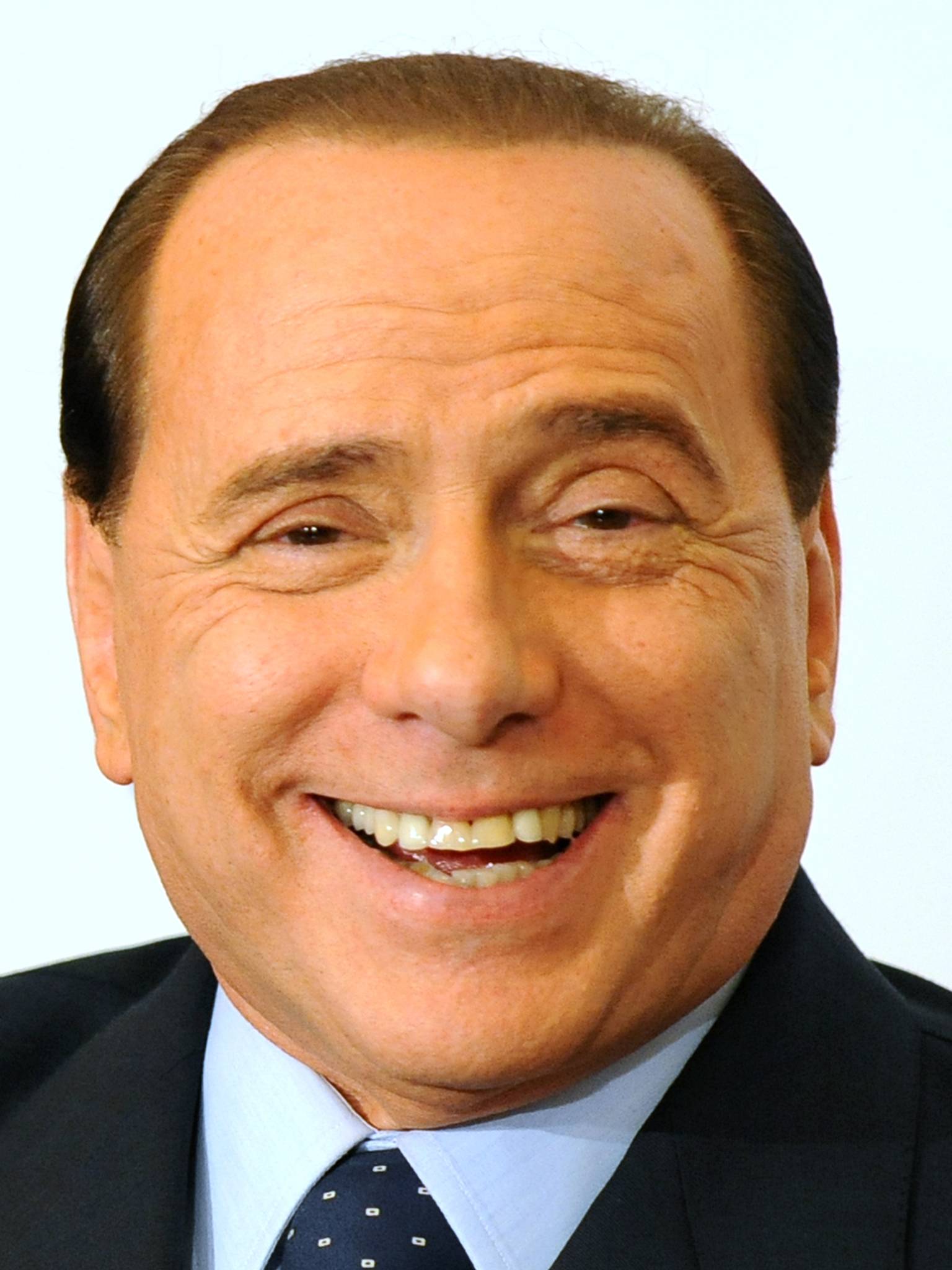 Berlusconi sorsát találgatja az olasz sajtó