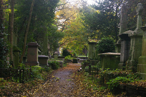 Highgate-Cemetery-3