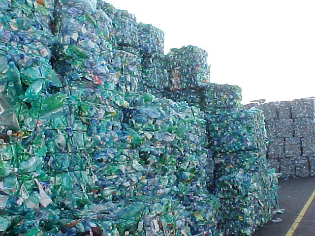 Bővítette PET-palack újrahasznosító üzemét a Sárvári HUKE Kft.